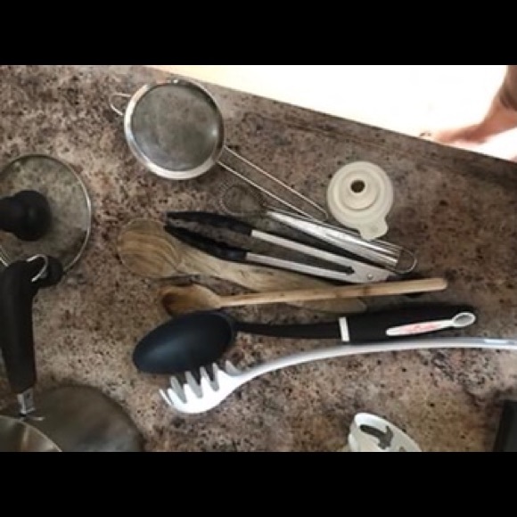 Full kitchen set - Picture 10 of 10